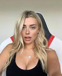 Social site instagram star and youtuber corinna kopf has over 500,000 instagram followers and almost 500,000 subscribers. Maja Auf Twitter Corinna Kopf Is Living In My Mind Rent Free