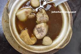 I decided to explore two popular bak kut teh spots along old klang road in kuala lumpur this evening: Fatty Bak Kut Teh Fish Head Kl Old Klang Lama è‚¥ä½¬è‚‰éª¨èŒ¶ä¸Žé±¼å¤´ Johor Kaki Travels For Food