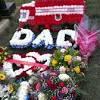 Our memorials are made to last with no undesirable cracks and rest assured that our product will look great in flowerbeds, gravel and garden grass. 3