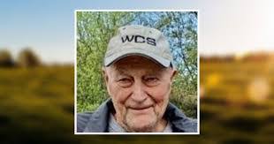 Amy Labarge's Instagram, Twitter & Facebook