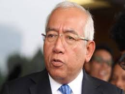 Pada peringkat parti, beliau ialah naib presiden umno. Bekas Menteri Pendidikan Beri Idea Jika Pkp Dilanjutkan