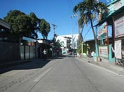 Factory workers are responsible for a range of functions including processing, sorting, and packing the products, as well as operating the machines and monitoring the output to check it is in line… Punturin Valenzuela Wikipedia
