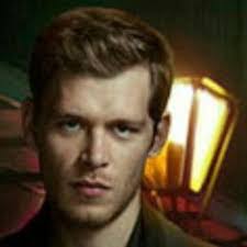 Wanda Farr's Instagram, Twitter & Facebook