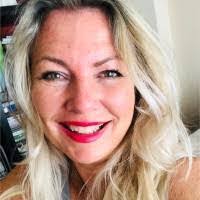 Lisa Poniatowski's Instagram, Twitter & Facebook