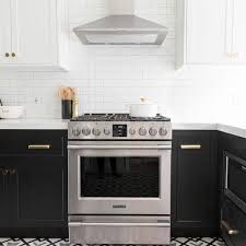 White subway tiles are definitely the most common and popular. Best Two Toned Kitchen Cabinet Ideas