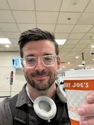 Carolyn Macy's Instagram, Twitter & Facebook