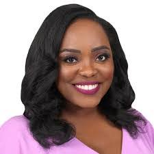 Marissa Fox's Instagram, Twitter & Facebook