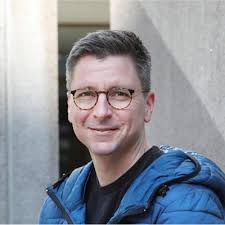 Scarlet Cloak and the Forest Adventure”: a preliminary study of the impact  of AI