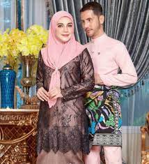 Isu umah tangga usahawan kosmetik, datuk seri aliff syukri menjadi perhatian ramai apabila surat tuntutan cerai datin seri nur shahida didedahkan. Video Nak Dengar Katak Panggil Hujan Tak Datin Sri Nur Shahida Malaysia Terkini
