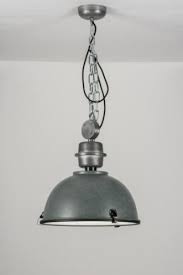 trendy industrielamp uitgevoerd in de kleur grijs deze hanglamp heeft een industrieel karakter een lamp gemaakt met raw hanglamp lampen badkamer verlichting