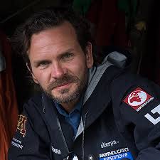 Aaron Doering's Instagram, Twitter & Facebook