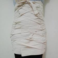 Selepas mandi, cuba lihat diri sendiri di depan cermin. 7 Tips Kempiskan Perut Buncit Selepas Bersalin Ibu Boleh Cuba