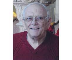 Robert Lyter's Instagram, Twitter & Facebook