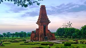 Pada permukaan dinding candi borobudur terdapat gambar yang diukir yang disebut relief. Soal Sejarah Kerajaan Hindu Buddha Di Indonesia Dan Kunci Jawaban Versi 1 Muttaqin Id