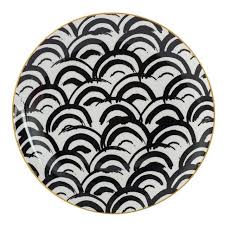 Black And White Dinner Plates Black And White Dinner Plate With A Geometric Design Patterned Plates Plates Dinner Plates