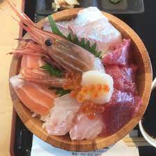 いいね 116件 コメント3件 なめだい mc namedai32 のinstagramアカウント 糸島食堂に行ってまいりました 桶に入っている海鮮丼 九州の刺身醤油をかけてw バルコニーから眺める海 これは並んで食べるな 値段は1680円 ps 海鮮丼 刺身 海鮮