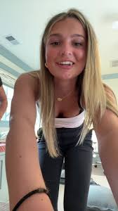 lucy brewer (@lucybrewerlol)