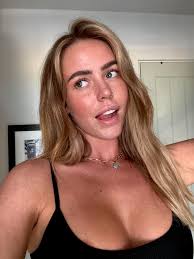 Can I get a show of hands if you reside, physically live in Kentucky  ???😊👋🏻💜 Kentucky