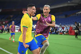 Aux jeux olympiques de 2008, l'allemagne décroche la médaille de bronze pour la troisième fois consécutive, enfin elle remporte son premier titre continental lors de l'euro 2009. Jo Football Le Bresil Et Richarlison Etrillent L Allemagne Et S Affirment Comme L Un Des Favoris