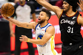 Nba scores & matchups for jul 15, 2021 including previews, scores, schedule, stats, results, betting trends, and more. Final Score Akron S Own Steph Curry Too Much For Cavs As They Fall To Warriors 119 101 Fear The Sword