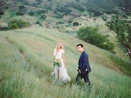Anna camp and skylar astin were introduced by a mutual friend and got to know each other while filming the movie, clearly becoming close. Anna Camp Skylar Astin S California Engagement Session Green Wedding Shoes
