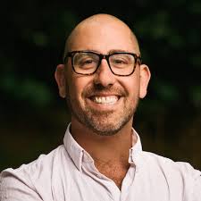 One cold case murder. Two narrative forms.