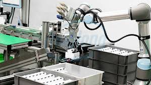 Robot cộng tác UR và OnRobot giúp Schneider Electric tối ưu hóa quy trình  sản xuất
