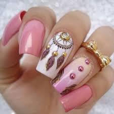 La idea de lograr una decoración con atrapasueños en las uñas es genial, porque dará un aire diferente y con mucho misticismo. Unas Con Disenos De Atrapasuenos Para Pies Y Manos