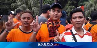 Synopsis after a big match, rangga with several loyal supporters of persija fc attack their long time rival, supporters of persib fc. Persija Vs Persib The Jak Dari Jawa Tengah Inginkan Kemenangan