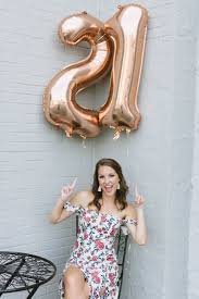 Elegant Classy Birthday Photoshoot With Friends 21st Birthday Balloon Photoshoot 21st Birthday Photoshoot 21st Birthday Picture Ideas 21st Birthday Pictures