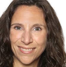 Anna Makris's Instagram, Twitter & Facebook