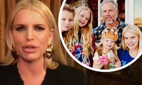 Jessica Simpson Has Not Thought About Alcohol During Covid 19 Pandemic Is Focused On Sobriety Daily Mail Online