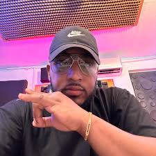 Djwahm Hooker Macariz