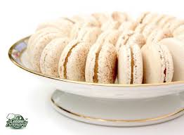 Les Macarons Cornes De Gazelles Corne De Gazelle Macaron La Cuisine De Bernard