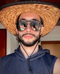 Esta piel pálida necesita un poco de sol 🌞