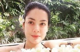 Nah, di balik sosok bani. 6 Foto Lulu Tobing Cantiknya Bikin Banyak Orang Lupa Dengan Usia Aslinya Matamata Com