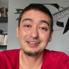 Andre Sanches's Instagram, Twitter & Facebook