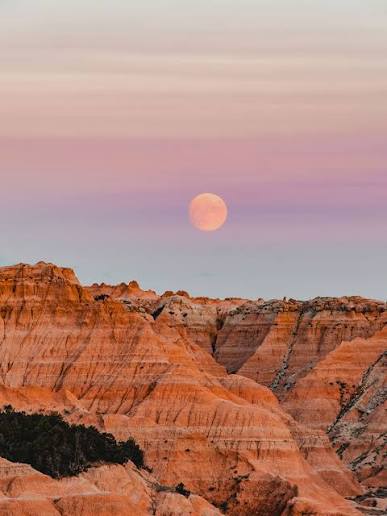 Badlands National Park | South Dakota's Great 8 Landmarks | Travel South  Dakota