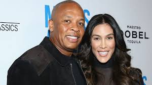 Dre released his long awaited third studio album, compton (also known as compton: Scheidungsprozess Gegen Dr Dres Frau Wird Ermittelt Promiflash De
