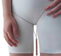 Thigh Gap Jewelry? Say It Isn't So - Blufashion