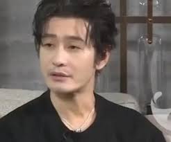 Huỳnh Hiểu Minh kiệt quệ sau thất bại phòng vé, bạn gái Diệp Kha tiếp tục  gây tranh cãi khi xuất hiện trên chiếc Rolls-Royce tại Thượng Hải