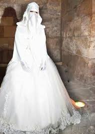 Maybe you would like to learn more about one of these? Schleier Muslima