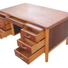 Mid Century Modern Jackson Desk By Jasper Desk Co Midcenturymodern Jackson Desk Jasperdeskco Cool Furniture Retro Furniture Buying Furniture