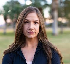 Zrzuciłem sutannę i związałem się z kobietą, ale nie byłem wniebowzięty.  Sumienie dusiło mnie bardziej, niż koloratka”