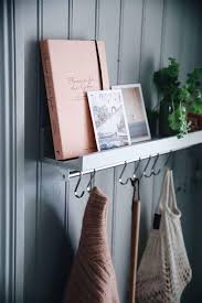 Ikea Hacks De Mosslanda Wandplank Kun Je Ook Voor Deze 3 Dingen Gebruiken Eigen Huis En Tuin Ikea Hack Kitchen Ikea Hack Living Room Diy Ikea Hacks