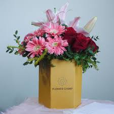 Our online shop has lovely fresh flowers in bouquets arrangement, vases & baskets,bunch.send flowers with cakes, balloons and gifts all over manila. Surprise I Got Flowers From Flower Chimp The Girl With The Muji Hat