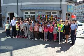 Mai trebuie precizat, în privinţa liceului „constantin brâncoveanu din oraşul horezu, că procentul de promovare la bacalaureat anul acesta a fost de 61,29%, deci noul director mai are mult. Foto LecÈ›ii De EducaÈ›ie RutierÄƒ Pentru Elevii Din Horezu Eveniment Valcean