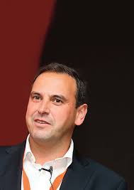 Van+ Oct Nov 2013 aw_Layout 1