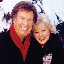 best band ever... GAITHER HER VOCALBA VOCALBAND BAND REUNITED M