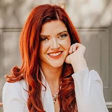 Danielle Silveira's Instagram, Twitter & Facebook